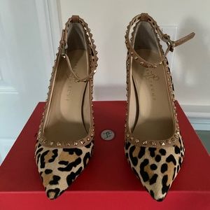 Leopard ankle strap pumps with stud detail